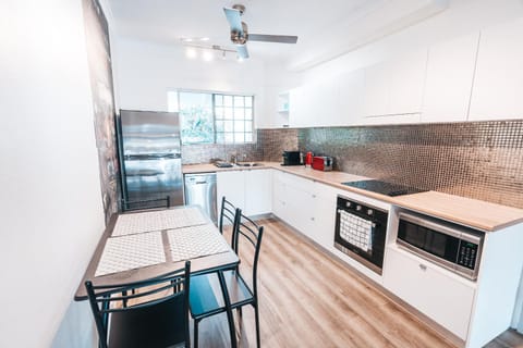 Inner City Oasis Apartment in Cairns