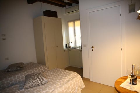 Masone Home Apartment in Modena