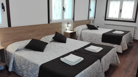 Albergue y Habitaciones Privadas Boente Bed and Breakfast in Galicia