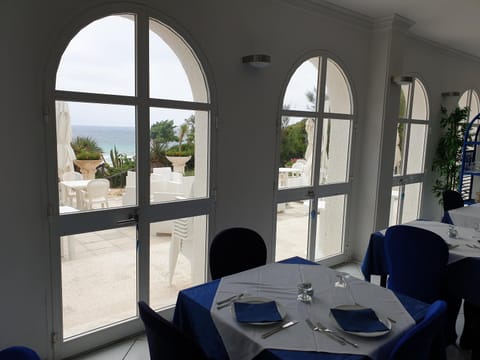 Restaurant/places to eat, Balcony/Terrace, Sea view