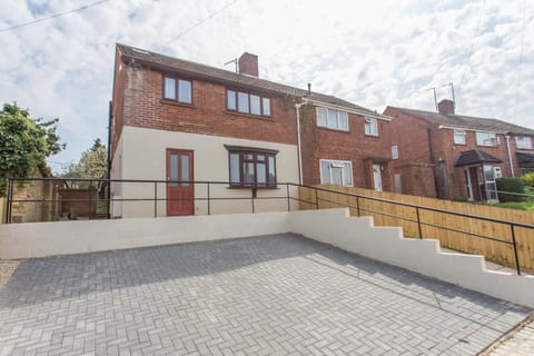 Property building, Day, Street view