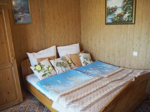 Bed, Photo of the whole room