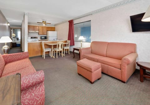 Days Inn & Suites by Wyndham Bentonville Motel in Rogers