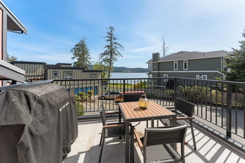 Sooke Harbour Resort & Marina House in Vancouver Island