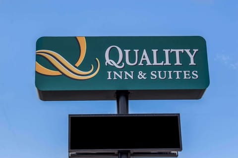 Quality Inn & Suites Fife Seattle Motel in Fife