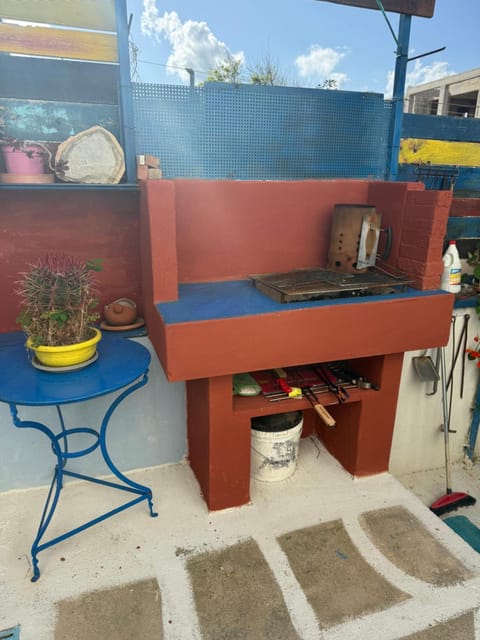 2-Bedroom Blue & White House with Garden and Beach House in Platanias