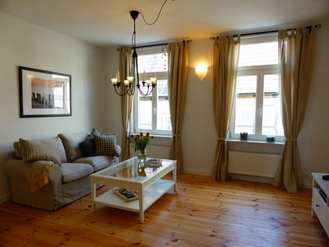 Living room, Photo of the whole room