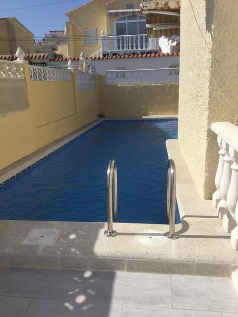 Swimming pool, Swimming pool