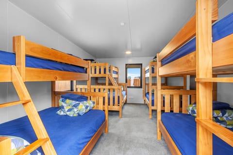 Bedroom, bunk bed