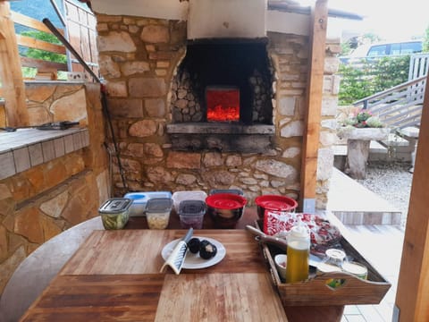 BBQ facilities, Dining area, Food