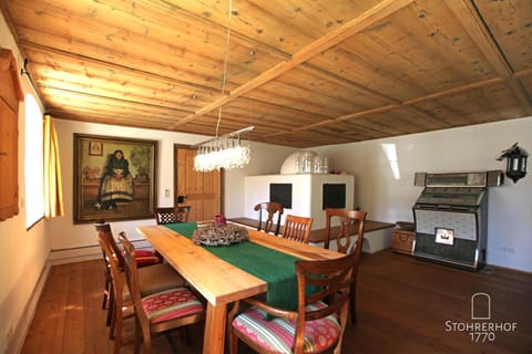 Living room, Other, Photo of the whole room, Decorative detail, Seating area, Dining area