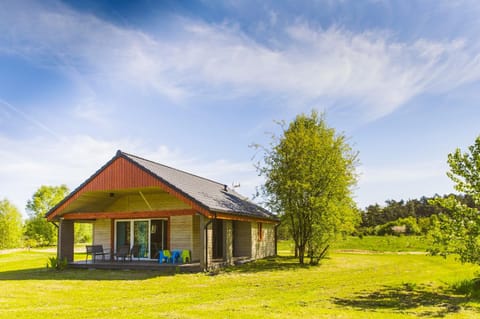 Property building, Spring, Day, Natural landscape, Garden, Garden view