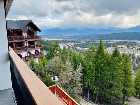 Balcony/Terrace, Mountain view