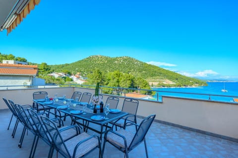 View (from property/room), Balcony/Terrace, Seating area, Sea view