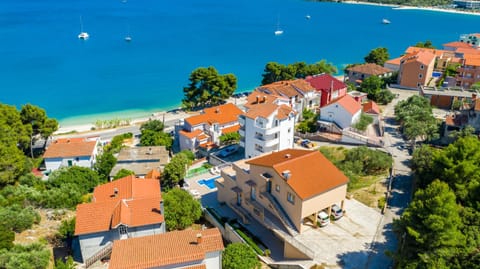 Property building, Neighbourhood, Bird's eye view, Beach, Sea view, Location