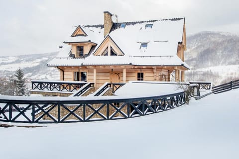 Facade/entrance, Winter