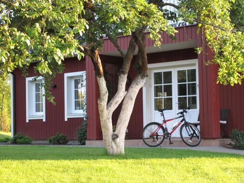 Facade/entrance, Cycling