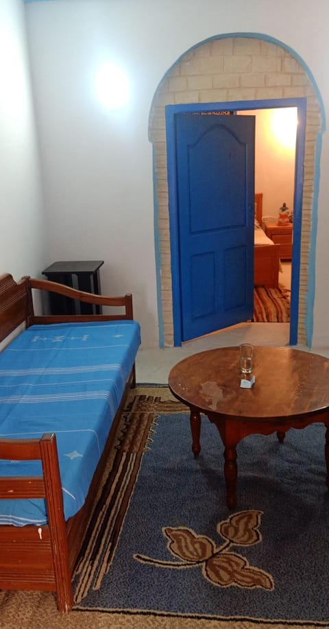 2 bedrooms apartement with terrace and wifi at Tunis 4 km away from the beach Condominio in Tunis