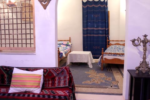 2 bedrooms apartement with terrace and wifi at Tunis 4 km away from the beach Copropriété in Tunis