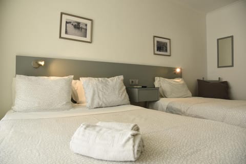 Flor da Primavera - Residencial e Apartamentos Bed and Breakfast in Lisbon District