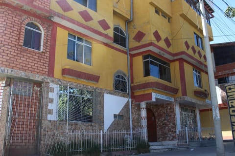 Caroline lodging Auberge de jeunesse in Huaraz