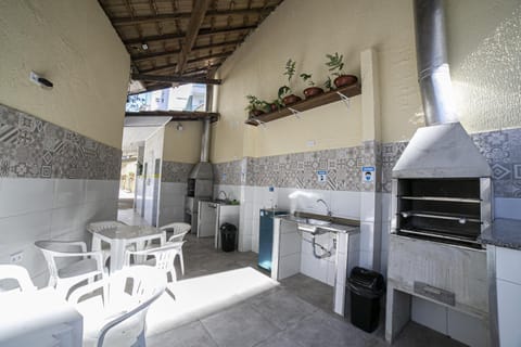 Apto 22E ar condicionado e ventilador, 2 quartos, churrasqueira, elevador e piscina Condo in Ubatuba