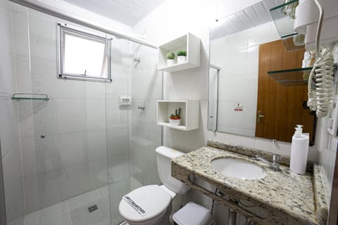 Shower, Bathroom, Area and facilities