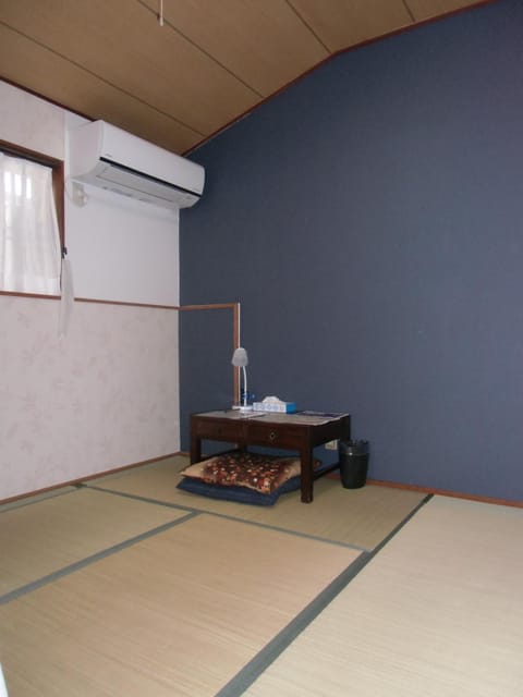 Kanazawa Share House GAOoo Bed and Breakfast in Kanazawa