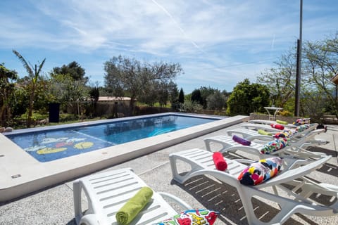 Casa Samantha with pool near Santa Maria Maison in Raiguer