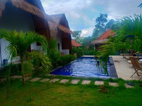 Jona Bungalow Campground/ 
RV Resort in Nusapenida