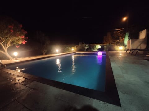 Superbe villa de charme avec piscine chauffée House in Roquefort-les-Pins