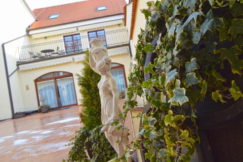 Property building, Inner courtyard view