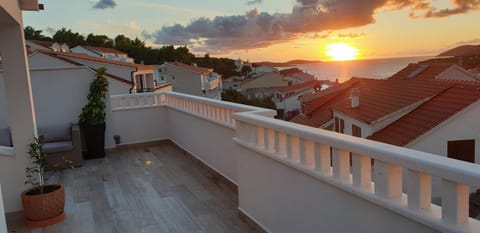 View (from property/room), Balcony/Terrace, Sea view, Sunset