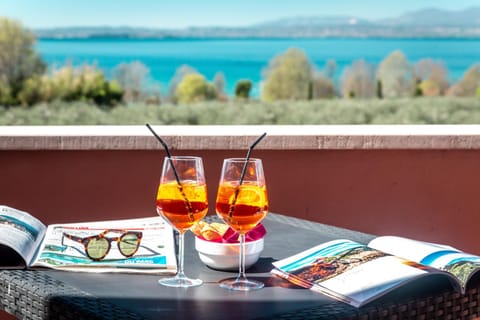 Balcony/Terrace, Lake view