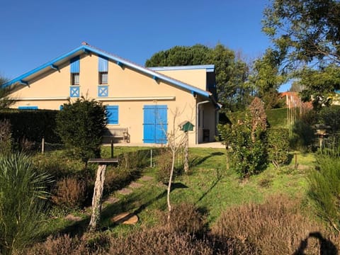 Village Océlandes House in Saint-Julien-en-Born