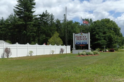Saco River Motor Lodge & Suites Motel in Conway