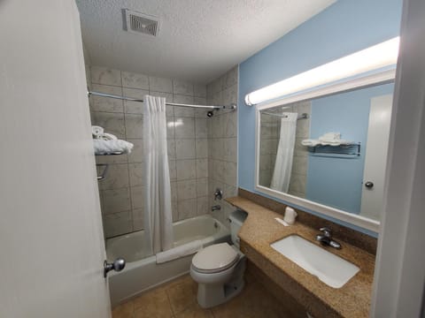 Coastal Inn & Suites Motel in Wilmington