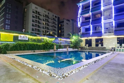 Property building, Swimming pool