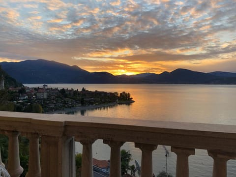 Balcony/Terrace, Lake view