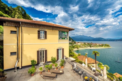 Property building, Spring, Day, Natural landscape, View (from property/room), Balcony/Terrace, Lake view