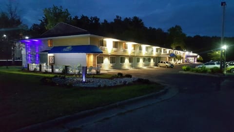 Days Inn & Suites by Wyndham Stevens Point Hotel in Stevens Point