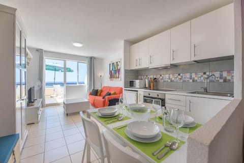 Balcony/Terrace, Kitchen or kitchenette, Living room, Photo of the whole room, Dining area