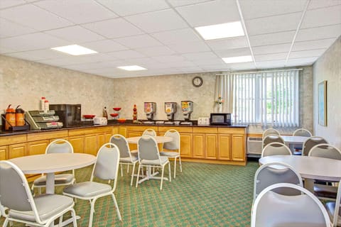 Ramada by Wyndham Parsippany Hotel in Parsippany-Troy Hills