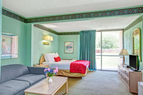 Ramada by Wyndham Parsippany Hotel in Parsippany-Troy Hills