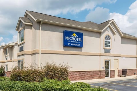 Microtel Inn & Suites by Wyndham Auburn Hotel in Auburn