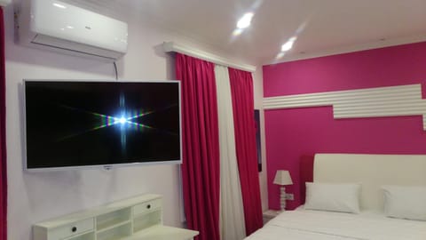 Pink Apartment near Airport Apartment in Tbilisi