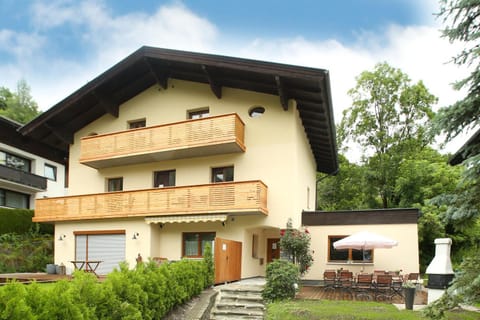 Facade/entrance, River view