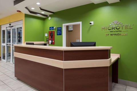 Microtel Inn by Wyndham Rogers Hotel in Rogers