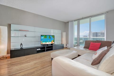 THE TIDES 1bedroom apt 15th floor WE ARE ON THE BEACH! Condominio in Hollywood Beach