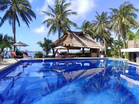 Lake view, Swimming pool